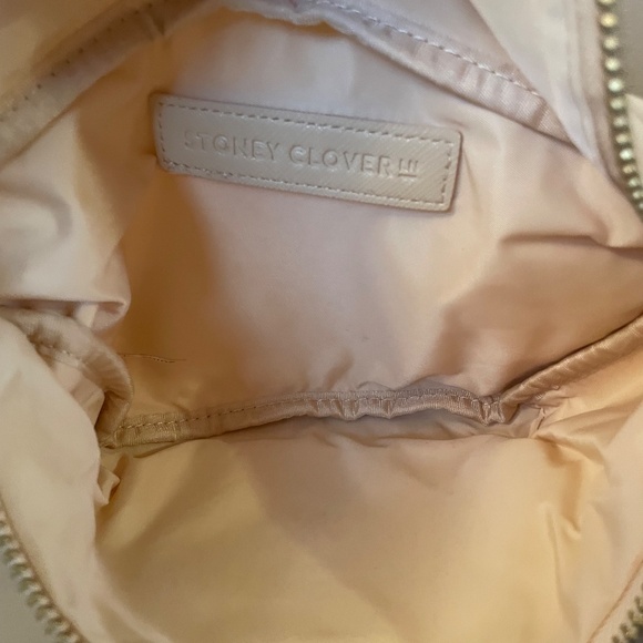 Stoney Clover Lane Classic Sand Fanny with Pearl Heart patch - Picture 3 of 4